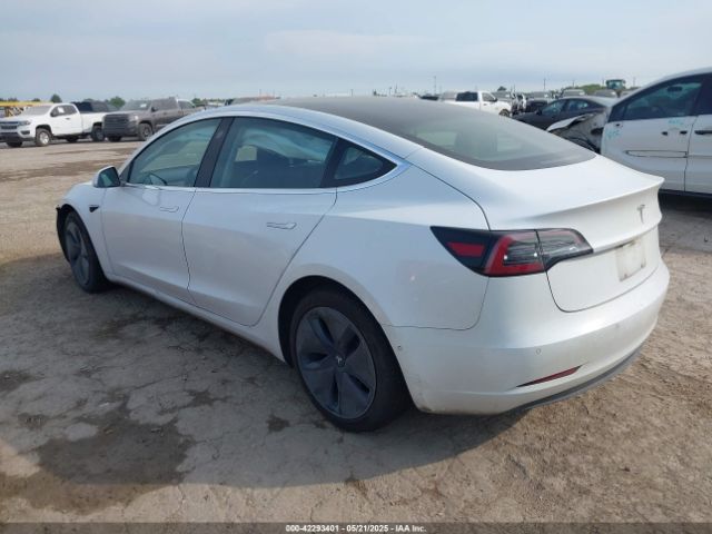 2018 TESLA MODEL 3 5YJ3E1EA2JF047765 Photo 2