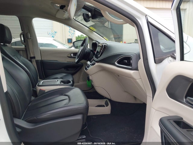 Chrysler Pacifica Hybrid Select 2024 2C4RC1S75RR103836 Image 5