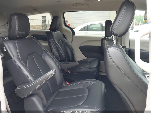 Chrysler Pacifica Hybrid Select 2024 2C4RC1S75RR103836 Image 8