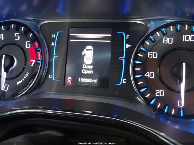 1C3CCCBB0FN749465 Chrysler 200