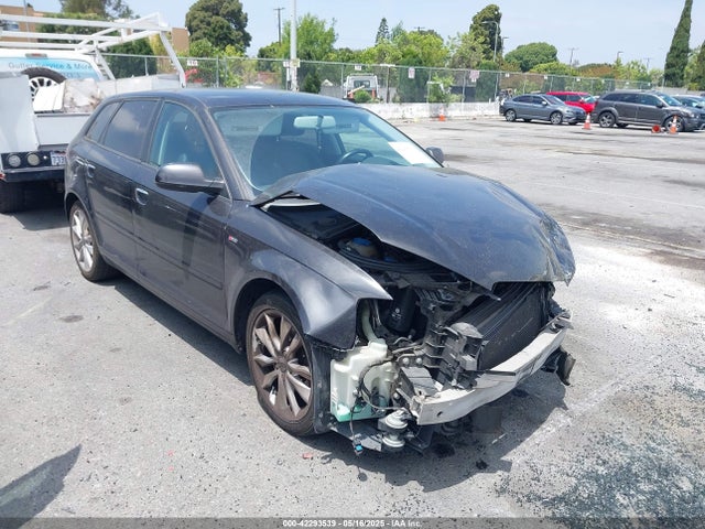 2012 AUDI A3 WAUBJAFM8CA130724 Photo 0
