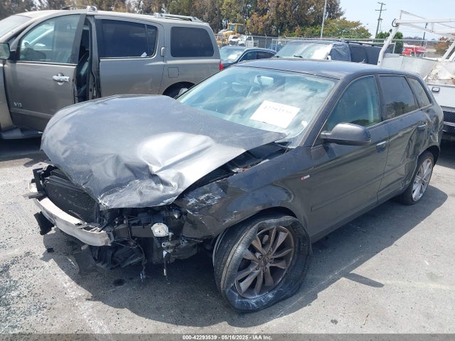 2012 AUDI A3 WAUBJAFM8CA130724 Photo 1