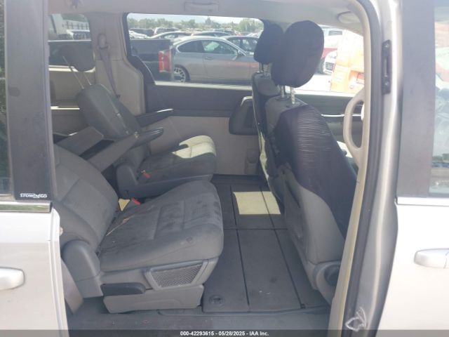 2010 CHRYSLER TOWN & COUNTRY 2A4RR4DE7AR103976 Photo 7