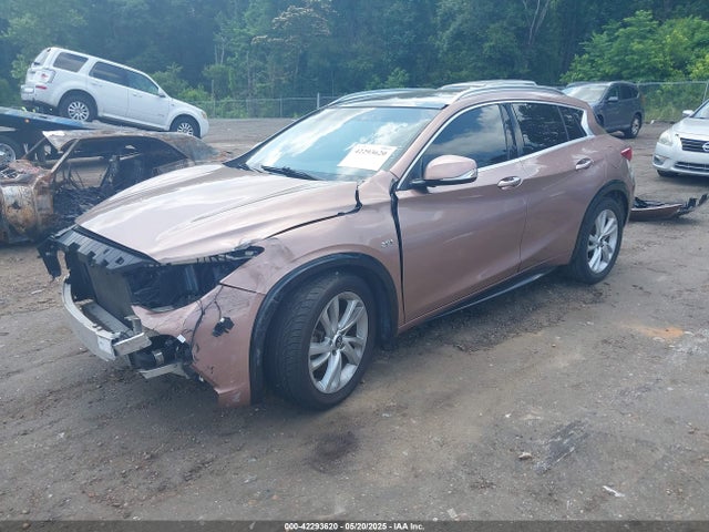 SJKCH5CP4KA008012 Infiniti Qx30 Luxe