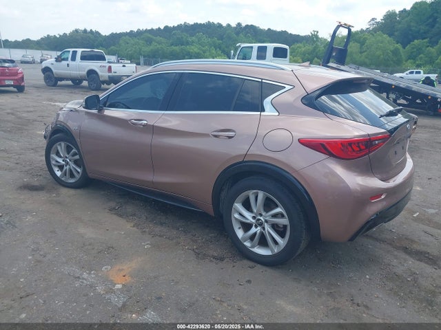 SJKCH5CP4KA008012 Infiniti Qx30 Luxe