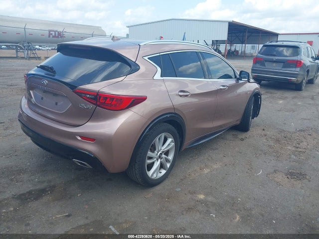 SJKCH5CP4KA008012 Infiniti Qx30 Luxe