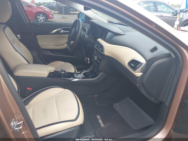 SJKCH5CP4KA008012 Infiniti Qx30 Luxe