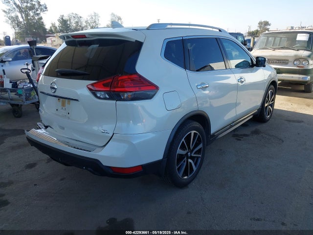 JN8AT2MT4HW398256 Nissan Rogue Sl