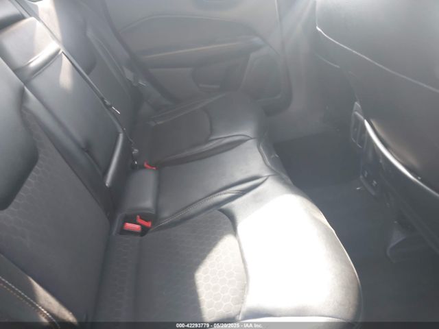 3C4NJDBB2JT331384 Jeep 2018