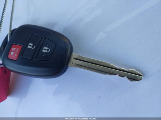JTDKDTB32E1065570 Toyota Prius C Two