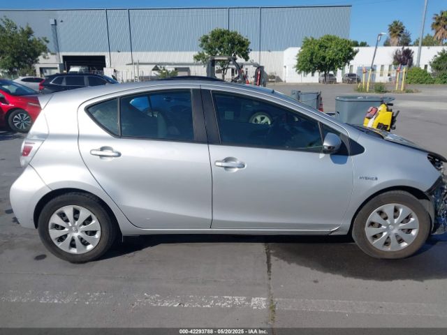 JTDKDTB32E1065570 Toyota Prius C Two