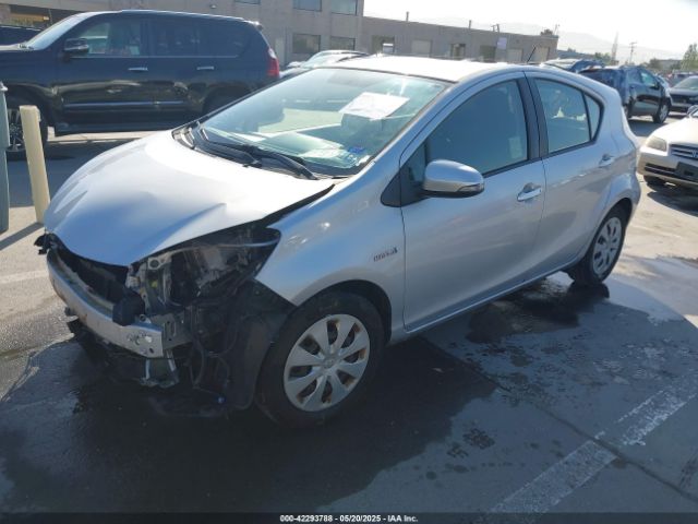 JTDKDTB32E1065570 Toyota Prius C Two