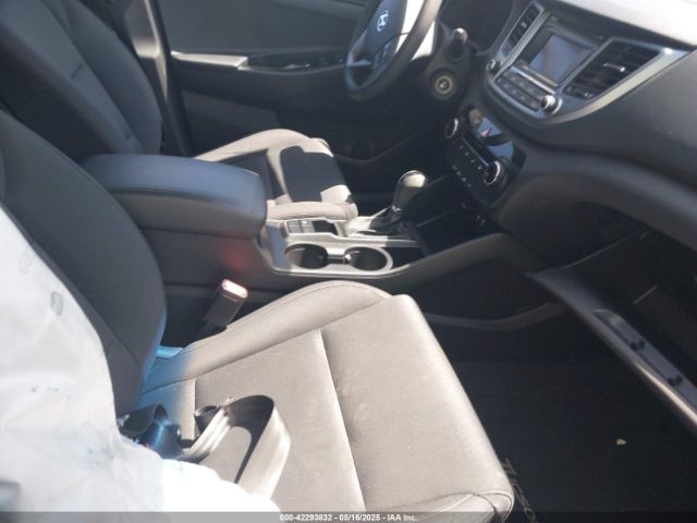 KM8J23A45JU621709 Hyundai TUCSON SE