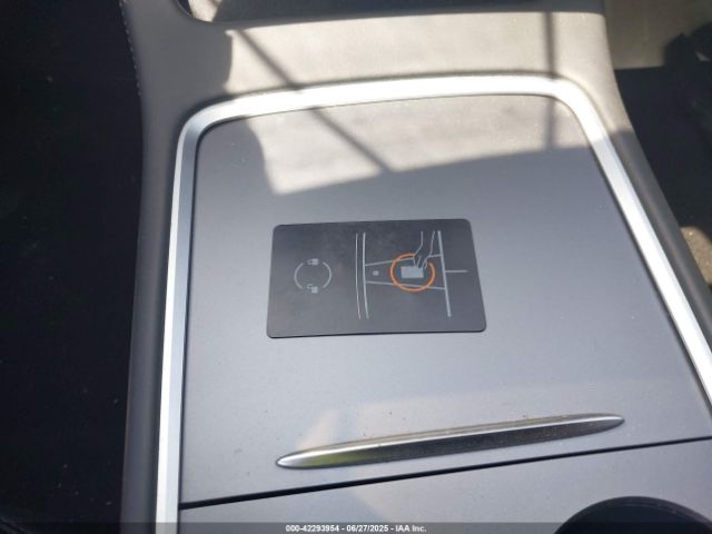 5YJ3E1EA7PF587797 Tesla 2023