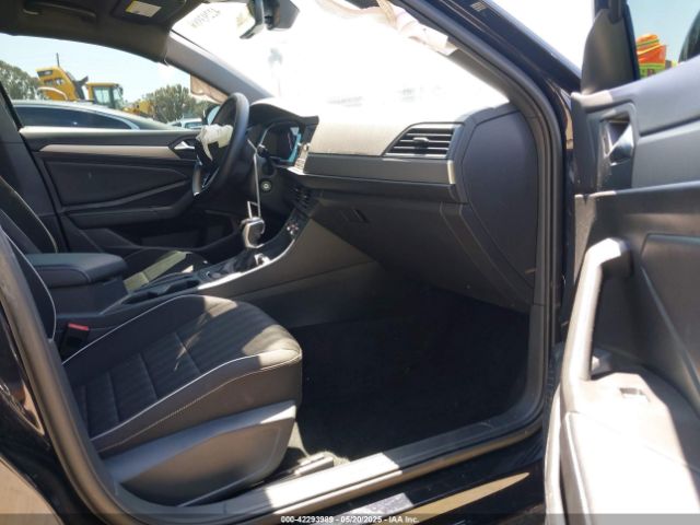 2023 VOLKSWAGEN JETTA 3VWBM7BU1PM041957 Photo 4