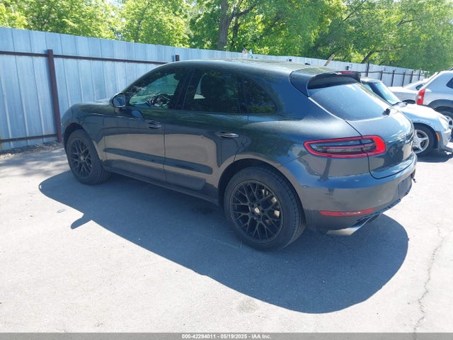 Porsche Macan 2017 WP1AA2A54HLB06208 Image 3