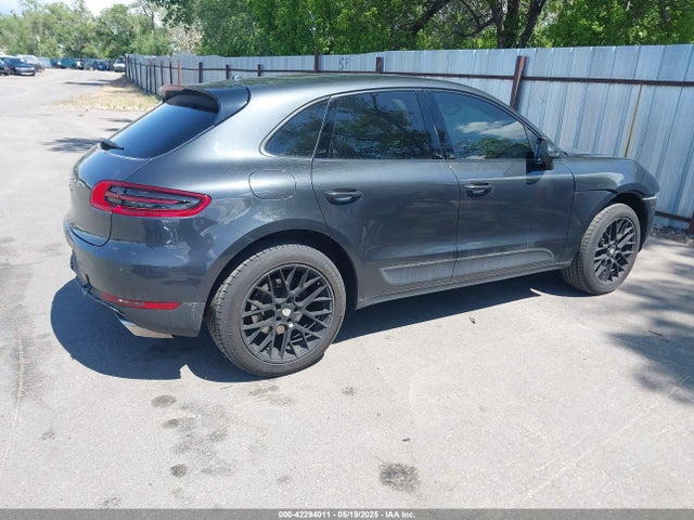 Porsche Macan 2017 WP1AA2A54HLB06208 Image 4