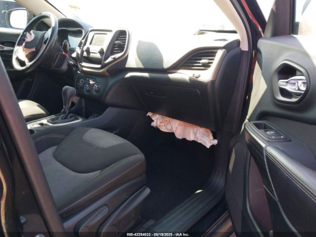 1C4PJLAB2GW329397 Jeep Cherokee Altitude