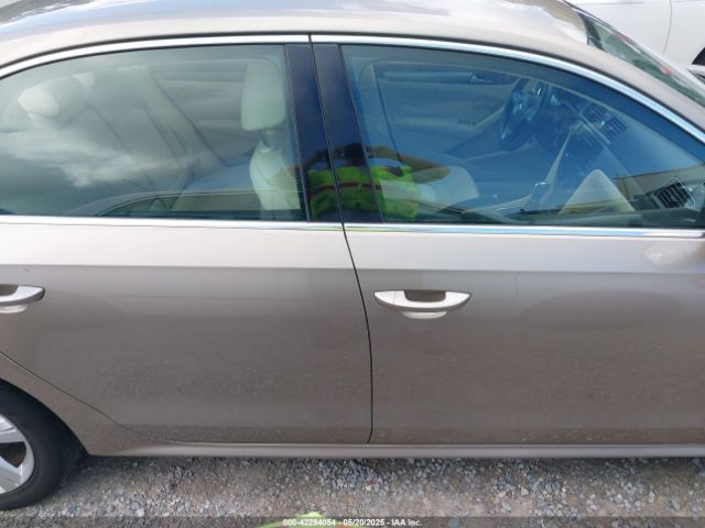 1VWBS7A34FC039943 Volkswagen Passat 1.8t Se