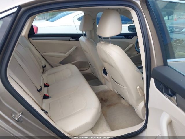 1VWBS7A34FC039943 Volkswagen Passat 1.8t Se