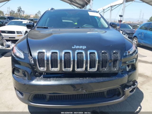 1C4PJLCS7GW160815 Jeep Cherokee Latitude
