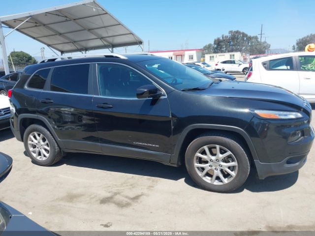 1C4PJLCS7GW160815 Jeep Cherokee Latitude