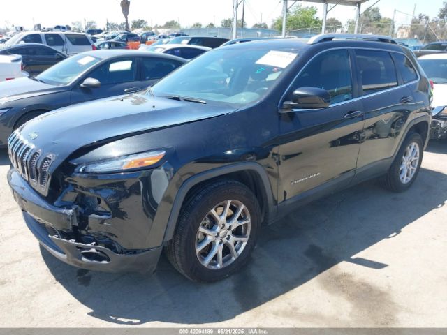 1C4PJLCS7GW160815 Jeep Cherokee Latitude