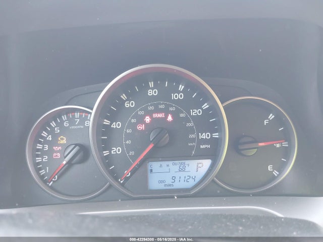 JTMZFREV1GJ064325 Toyota RAV4 LE