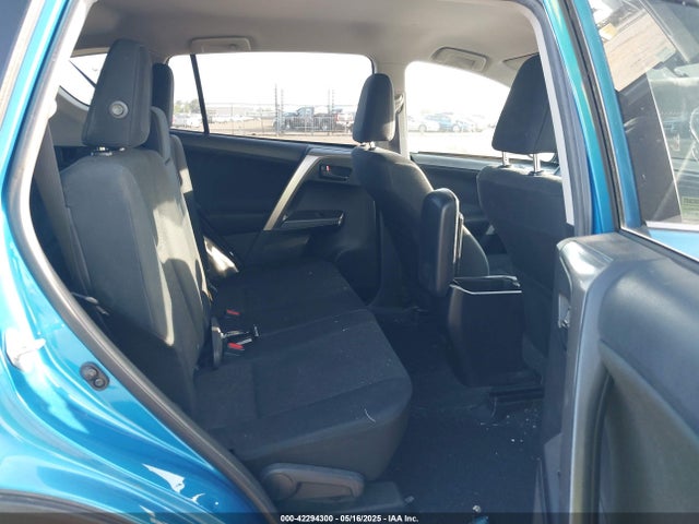 JTMZFREV1GJ064325 Toyota RAV4 LE
