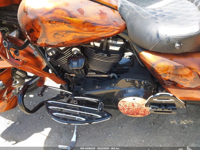 1HD1KTC36JB654611 Harley-Davidson Road Glide Special