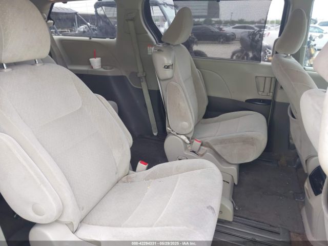 5TDKZ3DC2HS860656 Toyota Sienna Le 8 Passenger