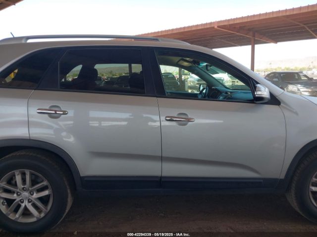5XYKT3A68FG552529 KIA SORENTO LX