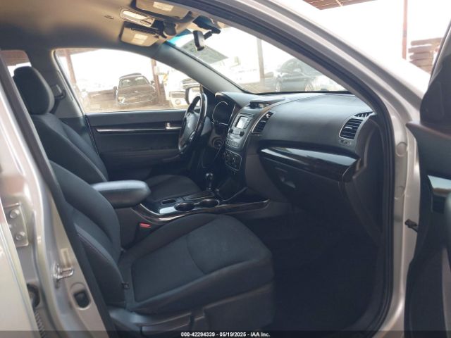 5XYKT3A68FG552529 KIA SORENTO LX