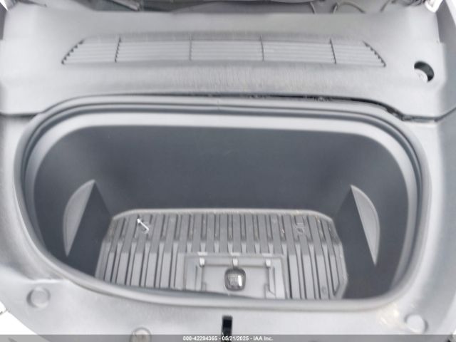 2023 TESLA MODEL Y 7SAYGDEEXPA139493 Photo 9