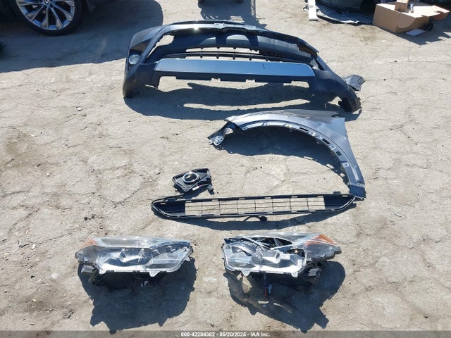 JTMWFREV2JJ728707 Toyota Rav4 Xle