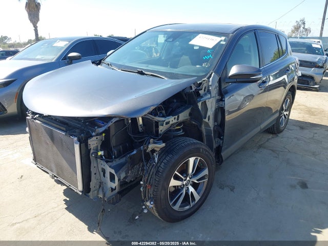 JTMWFREV2JJ728707 Toyota Rav4 Xle