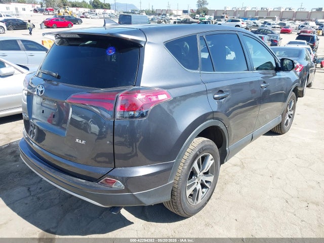 JTMWFREV2JJ728707 Toyota Rav4 Xle