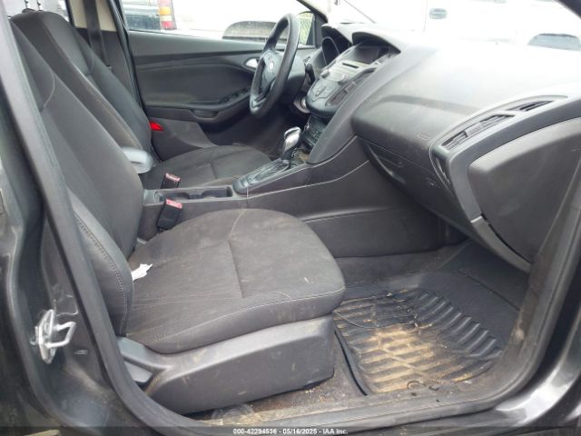 1FADP3F24GL353945 Ford FOCUS SE