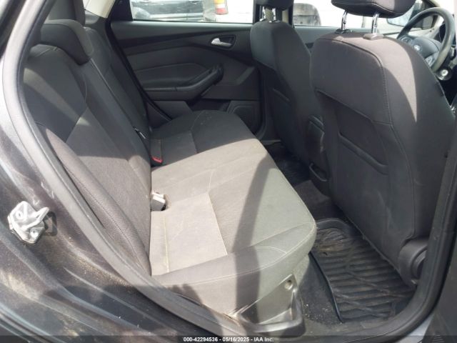 1FADP3F24GL353945 Ford FOCUS SE