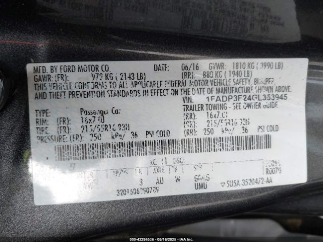 1FADP3F24GL353945 Ford FOCUS SE