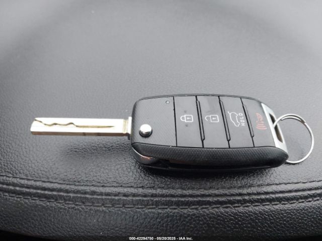 5XYPGDA52HG291151 KIA Sorento 3.3l Lx