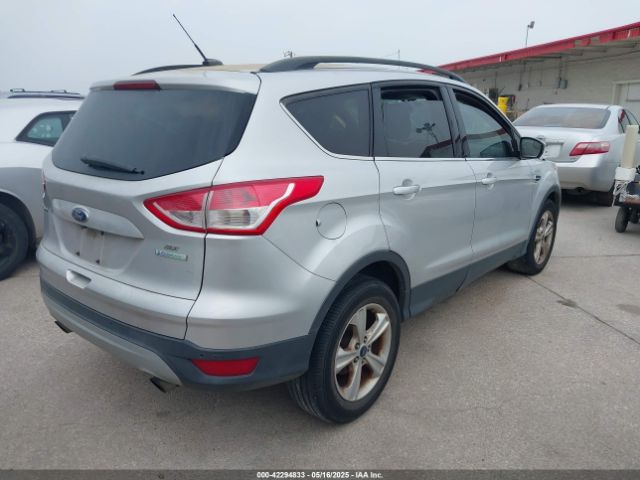 1FMCU0GX2GUA03405 Ford ESCAPE SE