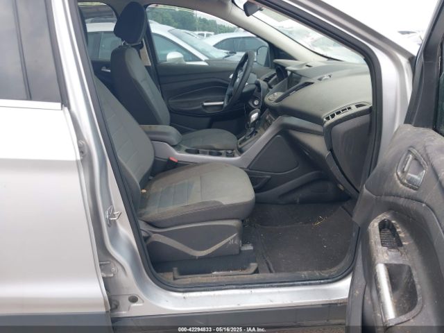 1FMCU0GX2GUA03405 Ford ESCAPE SE