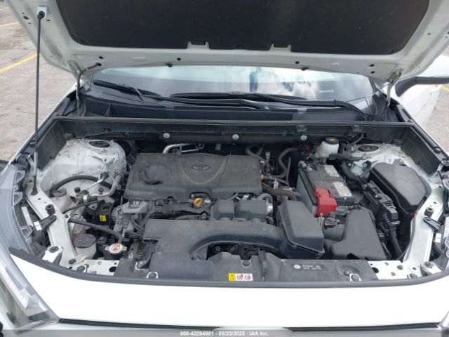 2T3G1RFV3RC410336 Toyota RAV4 LE