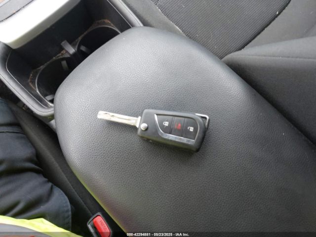2T3G1RFV3RC410336 Toyota RAV4 LE