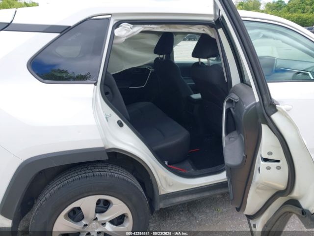 2T3G1RFV3RC410336 Toyota RAV4 LE