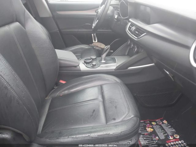 2018 ALFA ROMEO STELVIO ZASFAKAN6J7B69811 Photo 4