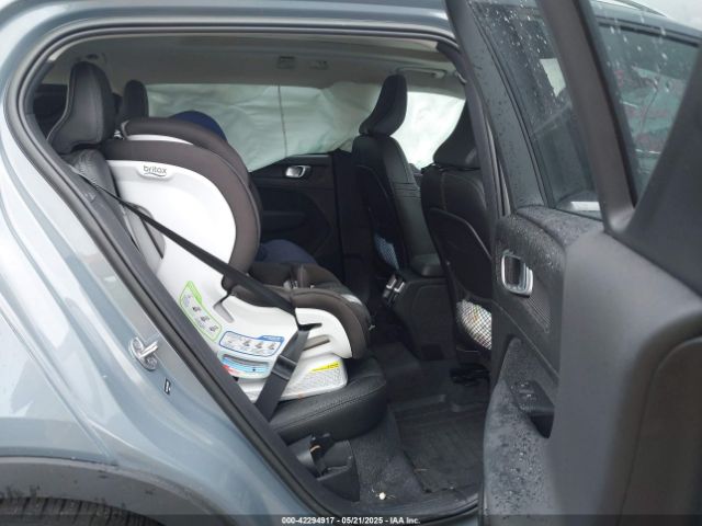 2023 VOLVO XC40 YV4L12UAXP2025895 Photo 7