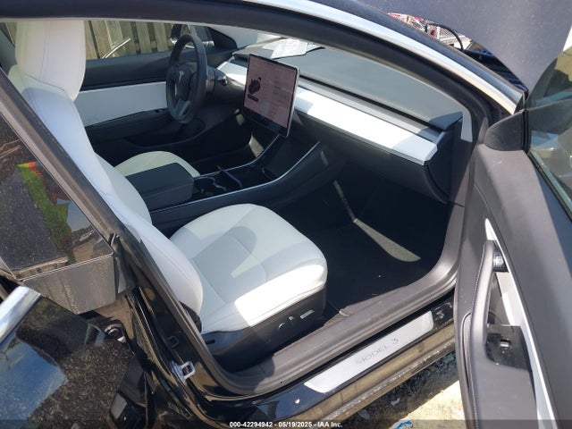2020 TESLA MODEL 3 5YJ3E1EBXLF667792 Photo 4