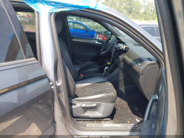 2022 VOLKSWAGEN TIGUAN 3VVCB7AX5NM104260 Photo 4